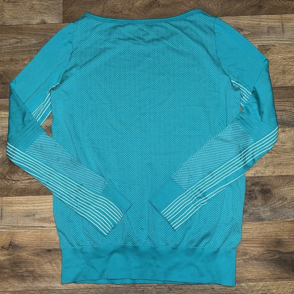 Nike Women's Size M Teal Dri-Fit Epic Crew Knit Training Shirt